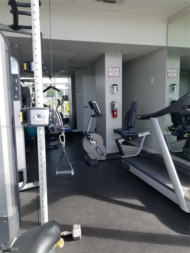 Building Photo - 3 br, 2 bath House - 6580 Indian Creek Dr ...