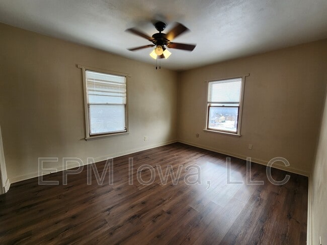 Building Photo - 604 1/2 West Seerley Boulevard