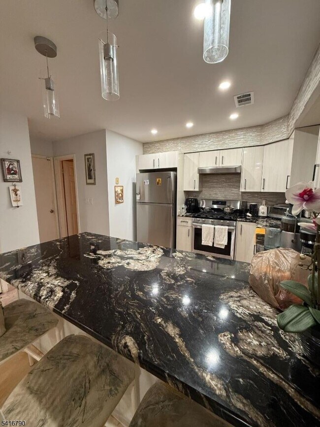 Building Photo - 195 Matlook Pl