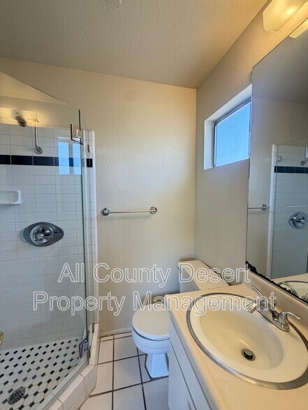 Building Photo - 550 El Cielo Rd