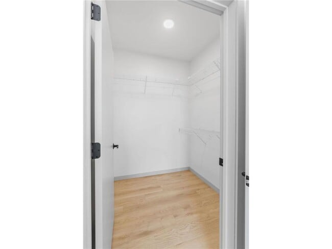 Building Photo - 21401 Dushane Pkwy