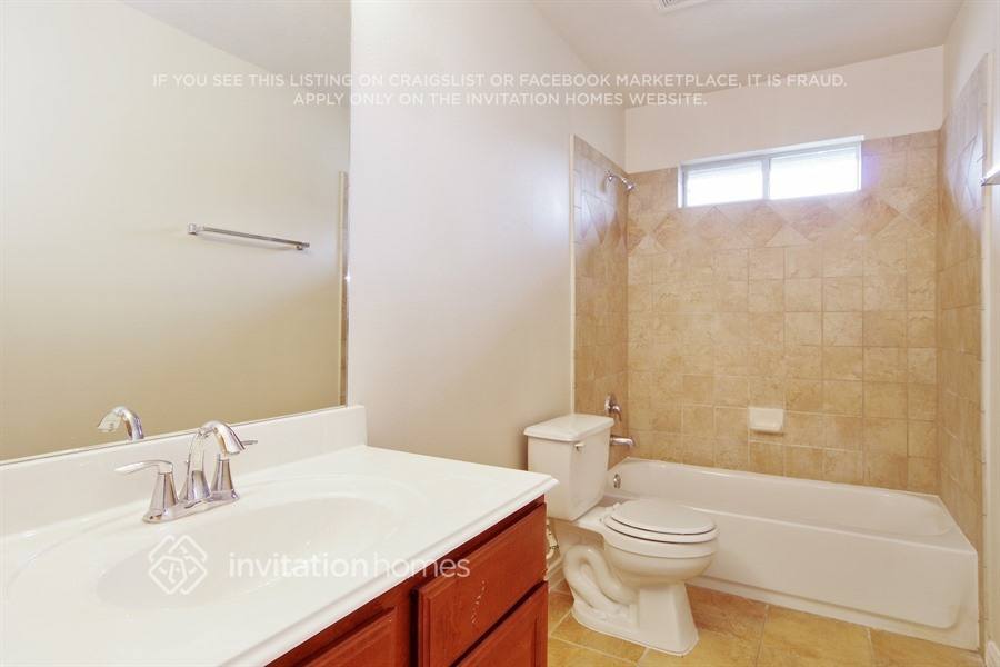 Building Photo - 8922 Sailing Dr