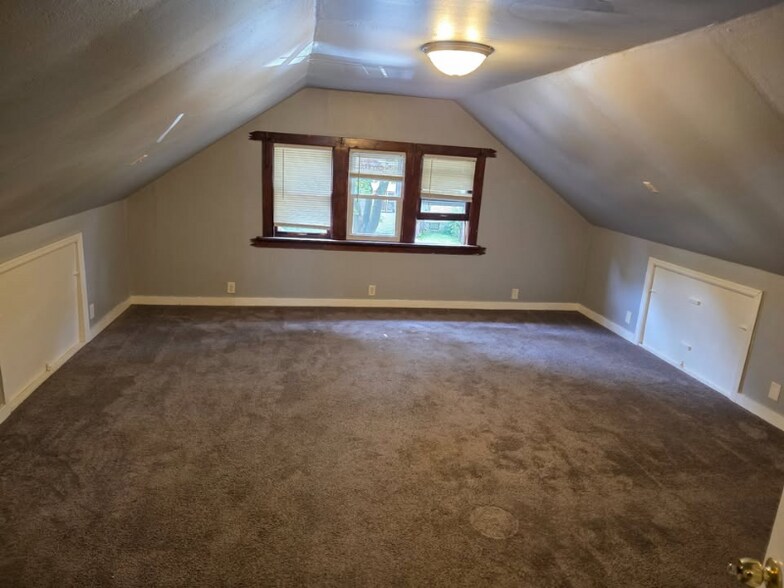 Building Photo - 3052 N 47th St
