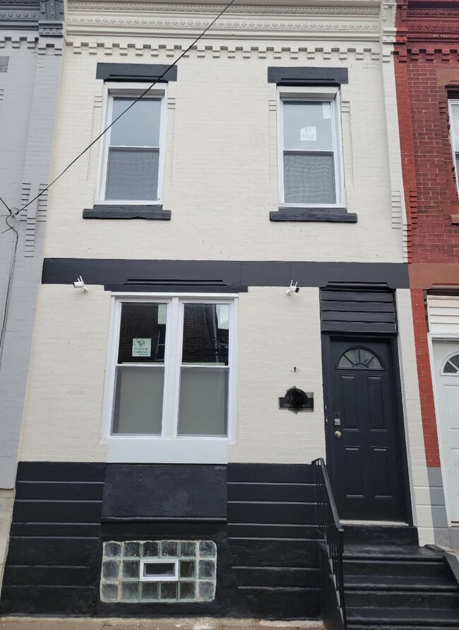 Building Photo - 3140 N Rosewood St