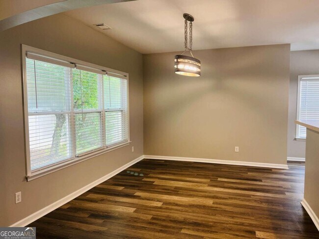 Building Photo - 26 Cliffhaven Cir