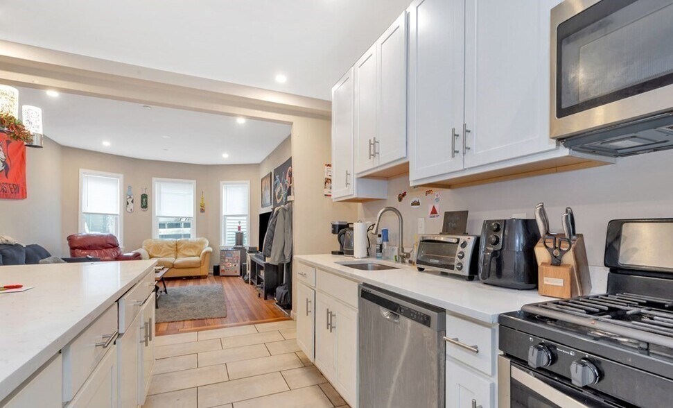 Building Photo - 228 Calumet St