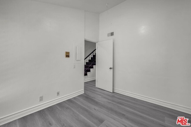 Building Photo - 7301 Vista Del Mar