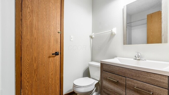 Building Photo - 824 Crofton Pl