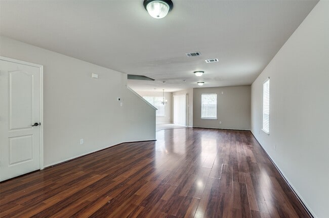 Building Photo - 8620 Star Thistle Dr