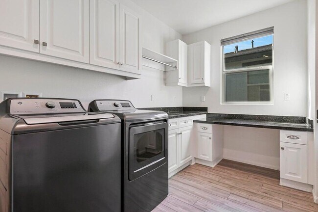 Building Photo - 82755 Temescal Cyn Dr