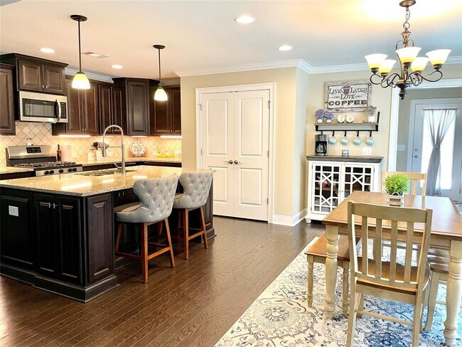 Building Photo - 941 Wheat Ridge Dr