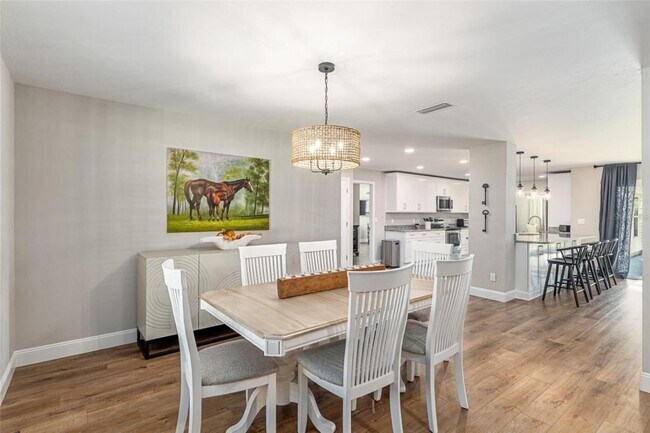 Building Photo - 4530 SE 14th St