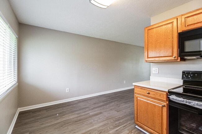 Building Photo - 2767 Bardwell Rd