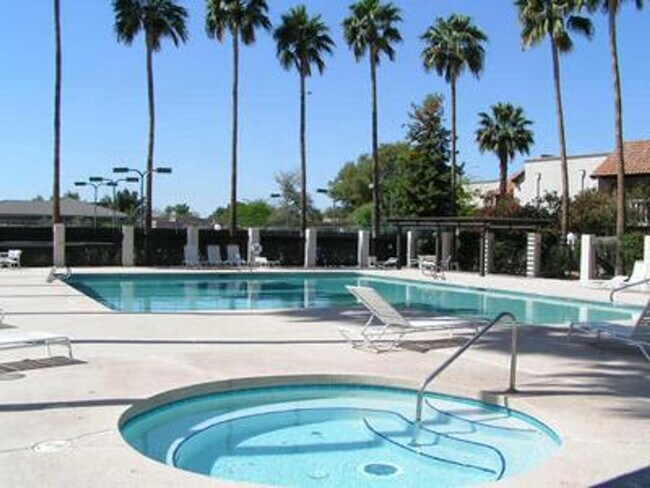 Building Photo - 8649 E Royal Palm Rd