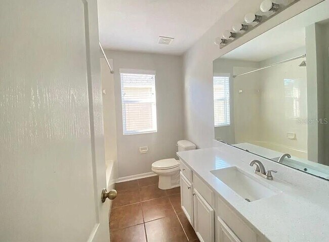 Building Photo - 944 Lost Grove Cir