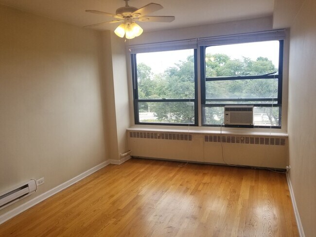 Building Photo - 4180 N Marine Dr
