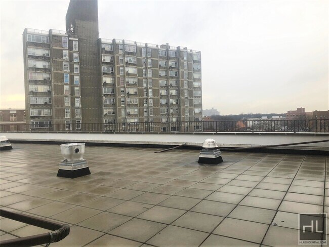 Building Photo - 3030 Middletown Rd