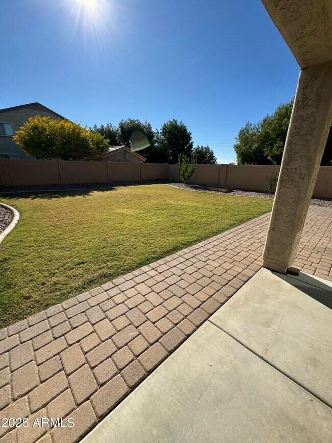 Building Photo - 11009 E Sutter Ave