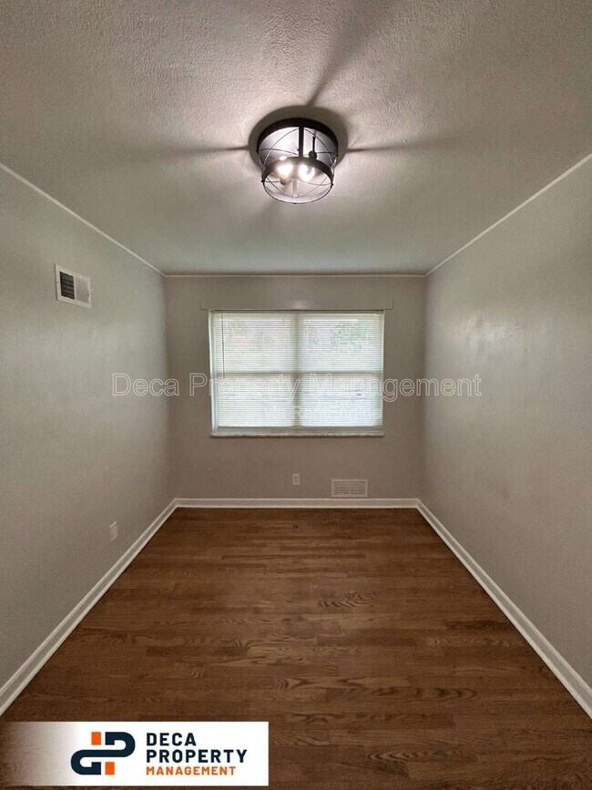 Building Photo - 10939 Brookings Dr