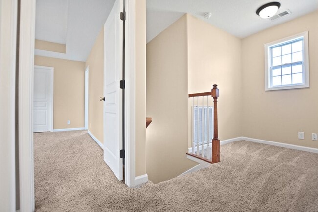 Building Photo - Pet Friendly Three Bedroom!
