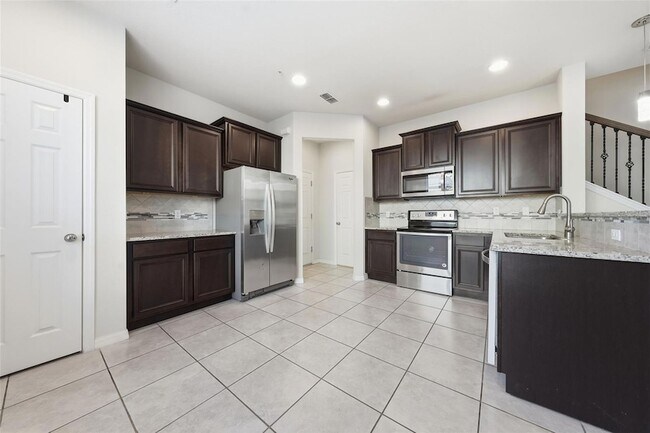 Building Photo - 1096 Pavia Dr