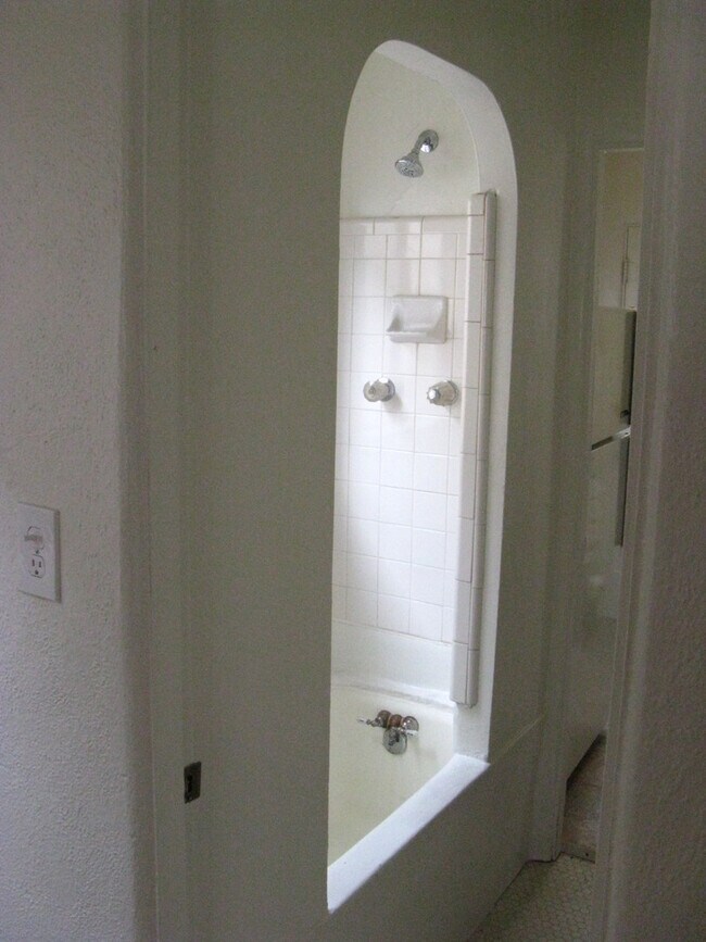 Building Photo - Golden Hill -Charming 1BR/1BA Spanish styl...