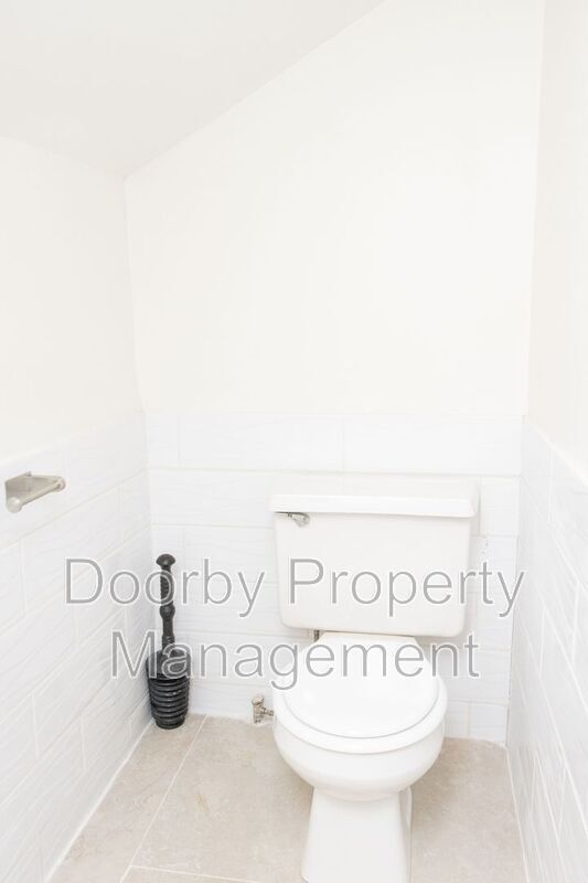 Building Photo - 814 N Germantown Rd