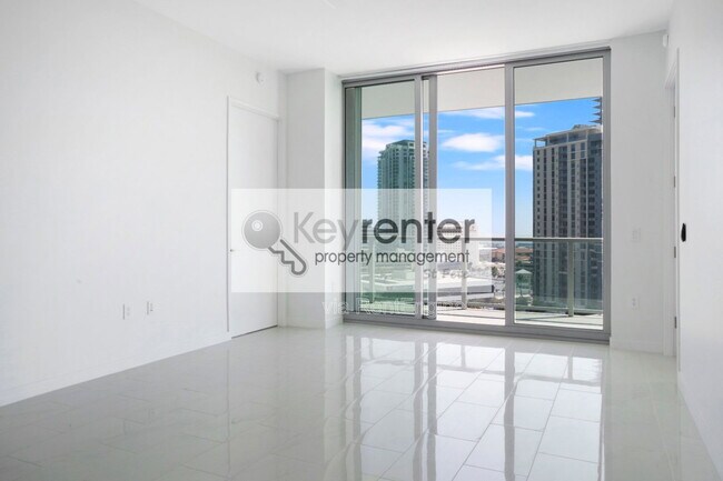 Building Photo - 400 Central Ave