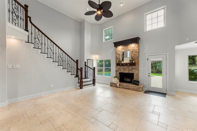 Building Photo - 14115 River Forest Dr