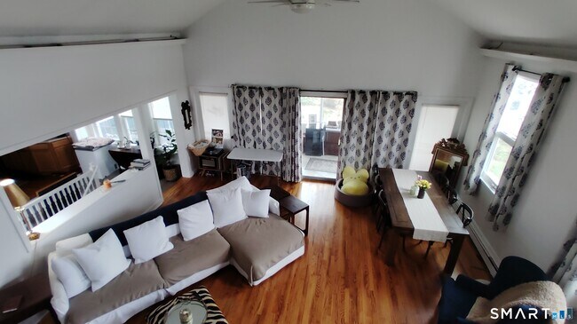 Building Photo - 887 Hanover Rd