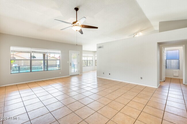 Building Photo - 2545 E Granite View Dr