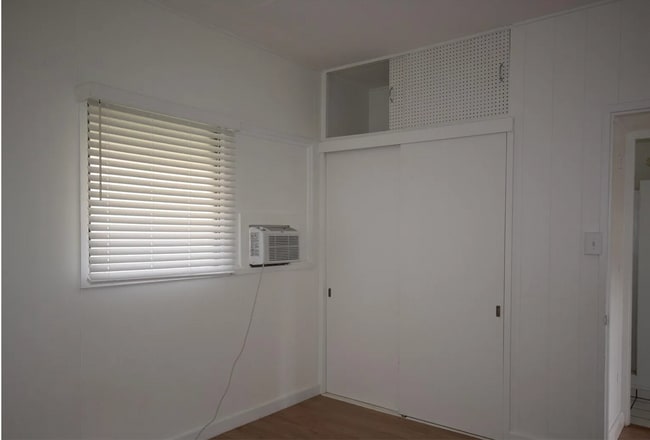 Building Photo - Three bedroom, Two Bath Single Family Home in the Kuliouou-Kalani Iki Neighborhood!