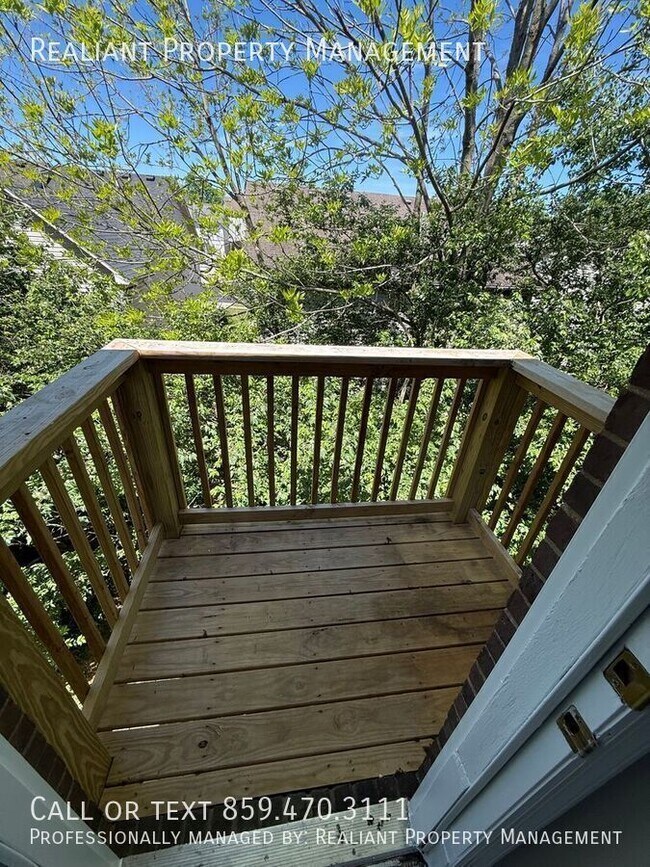 Building Photo - 2824 Ryan Cir