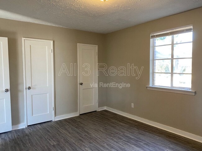 Building Photo - 3737 Dalraida Pkwy