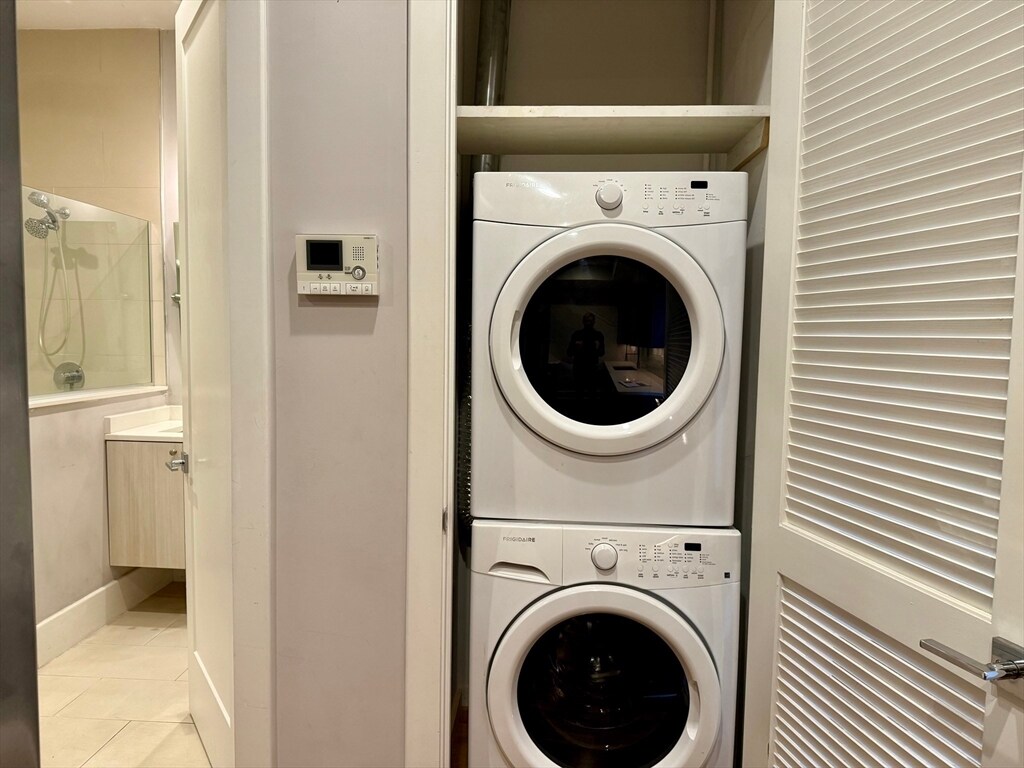 Building Photo - 5 Mohawk St