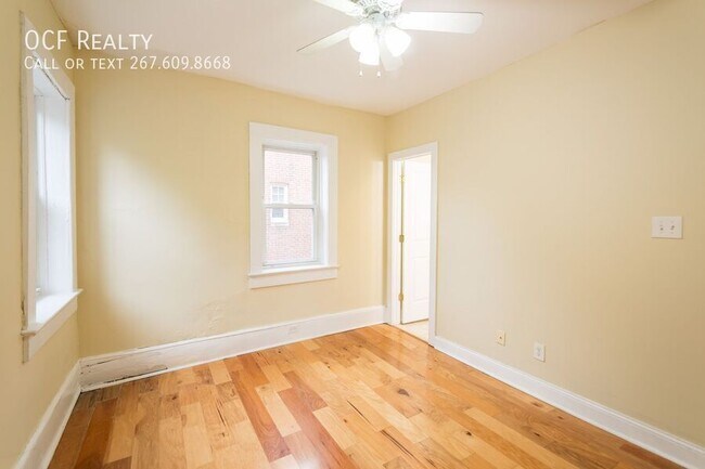 Building Photo - 2252 Bryn Mawr Ave