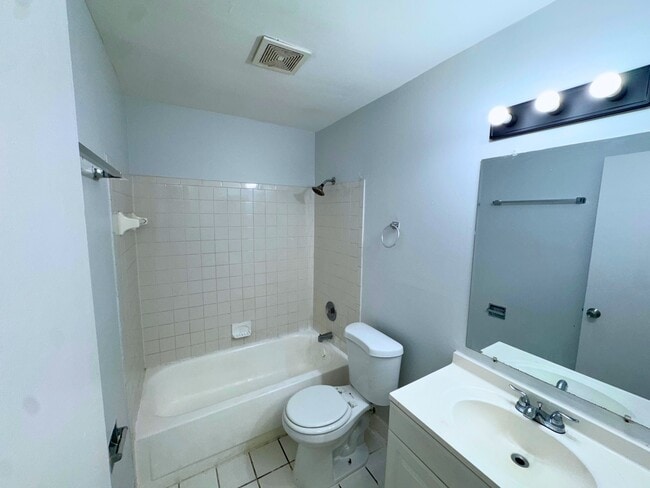 Building Photo - 4459 Treehouse Ln