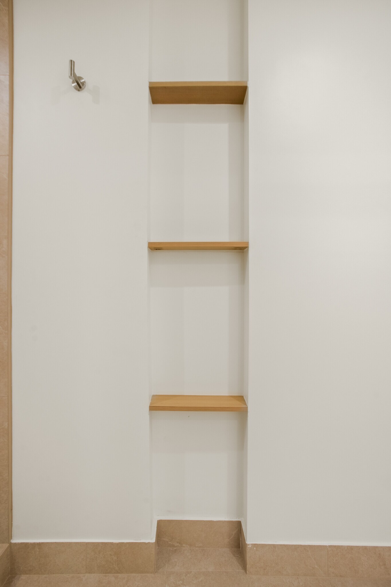 Building Photo - 7314 Fallbrook Ave