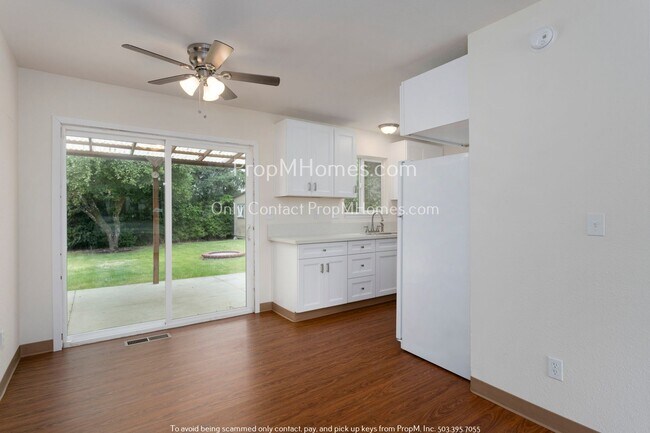 Building Photo - 13400 SW Walker Rd