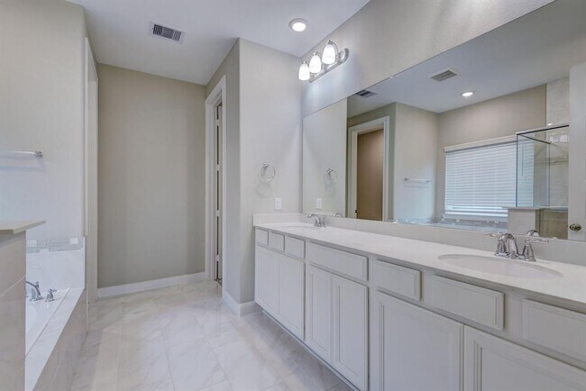 Building Photo - 2008 Glenwick Manor Ln