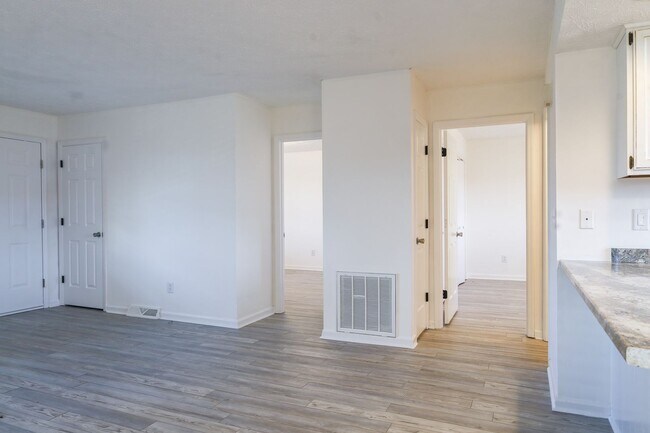 Building Photo - 150 Bart Greene Dr