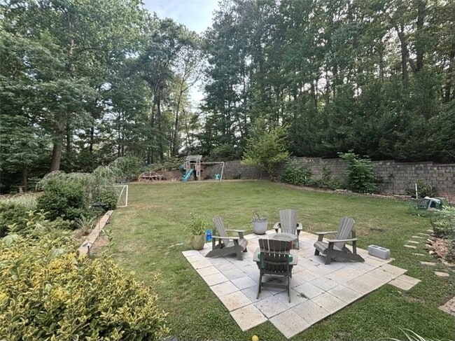 Building Photo - 3232 Brookview Rd