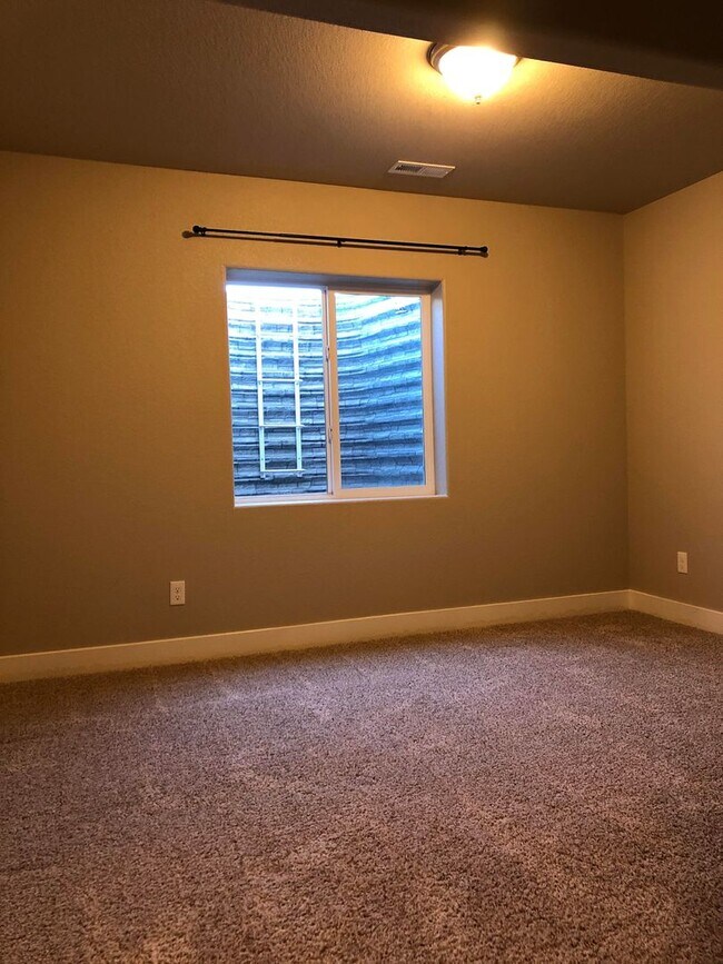 Building Photo - 6996 Tullamore Dr