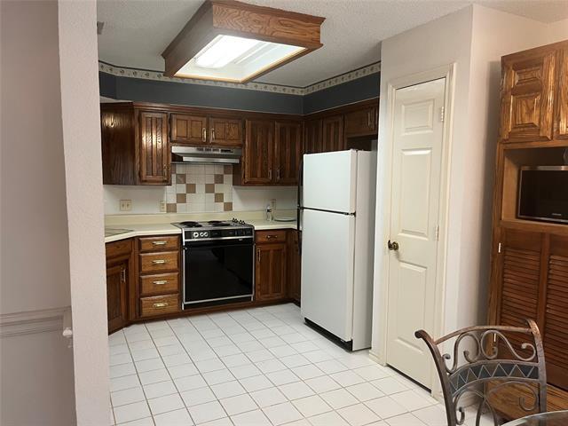 Building Photo - 7640 Grassland Dr