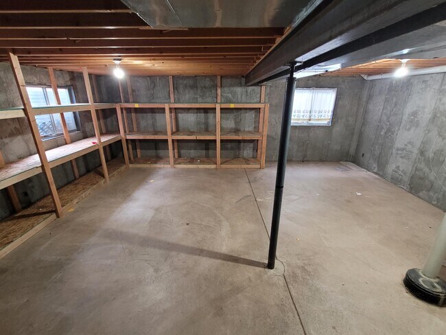 Building Photo - 5280 Mule Deer Dr