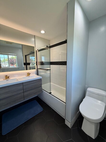 Building Photo - 35777 Orleans Dr