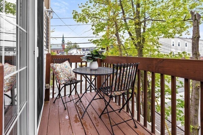 Building Photo - 72 Exchange St