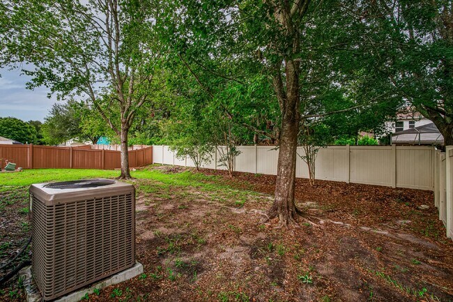 Building Photo - FOR RENT:  4 BEDROOM 2, BATHROOM HOME IN H...