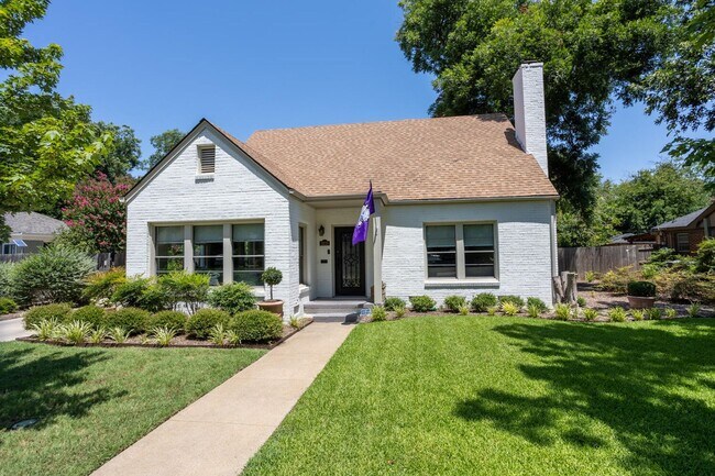 Primary Photo - 3233 Greene Ave