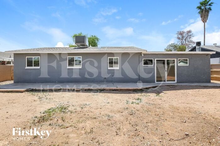 Building Photo - 11438 N 44th Ave